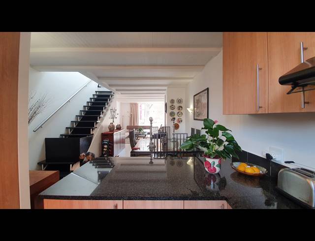 2 BEDROOM TOWNHOUSE SOLD IN THE HILL
